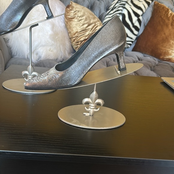 Stuart Weitzman After Five Satin Like Pump 8.5 AA - Picture 8 of 14